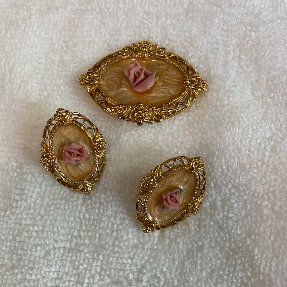 Vintage Earring And Brooch Set